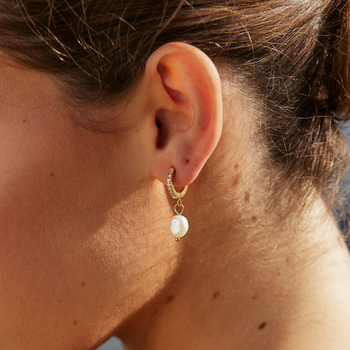 Pendientes de aro con perlas de agua dulce