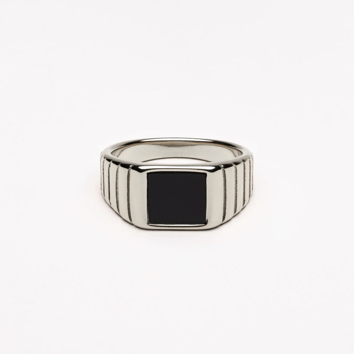 Anillo de ónix "Kaya"