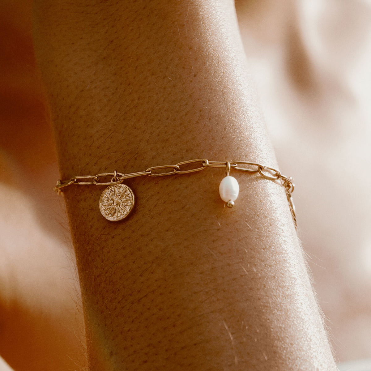 Pulsera Sol Dorado
